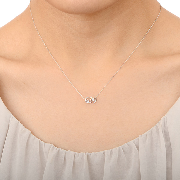 ホワイトゴールドネックレス