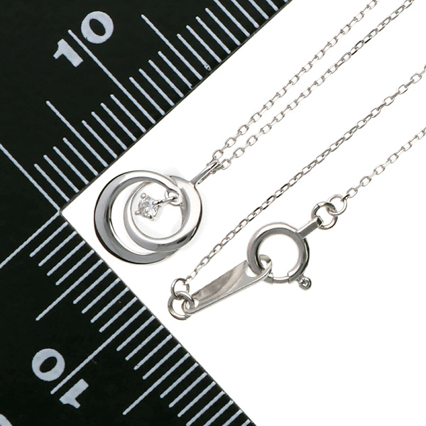 ホワイトゴールドネックレス