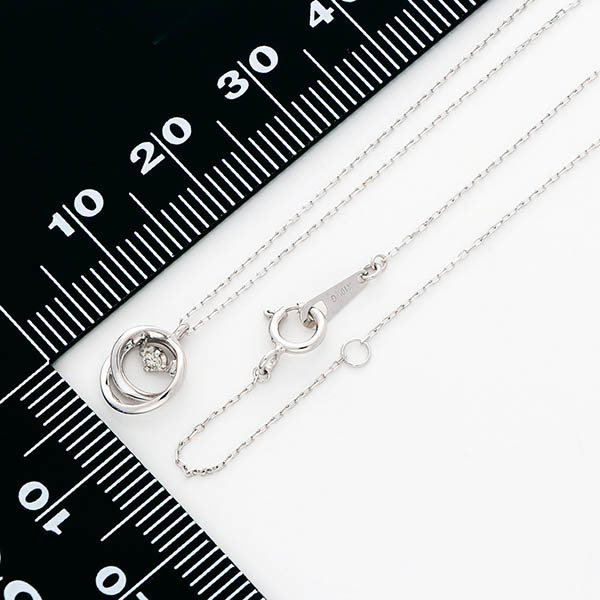 ホワイトゴールドネックレス