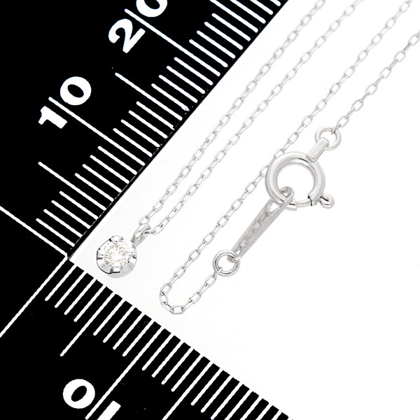 ホワイトゴールドネックレス