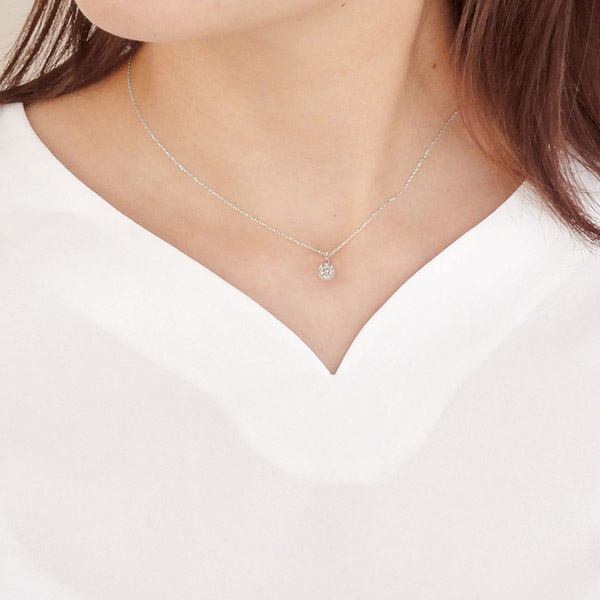 ホワイトゴールドネックレス