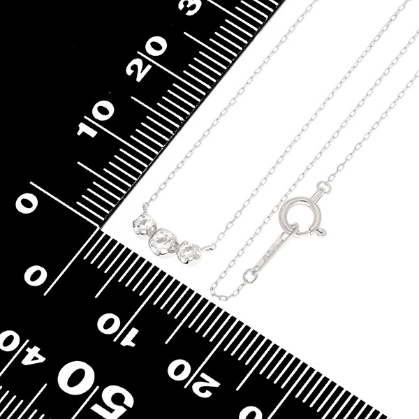 ホワイトゴールドネックレス