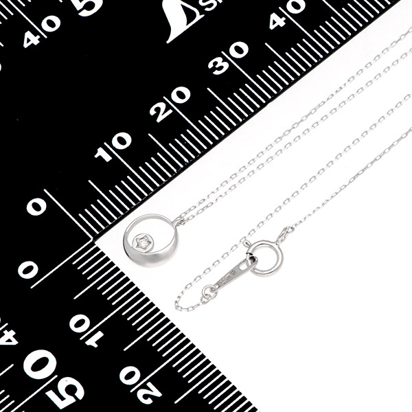 ホワイトゴールドネックレス