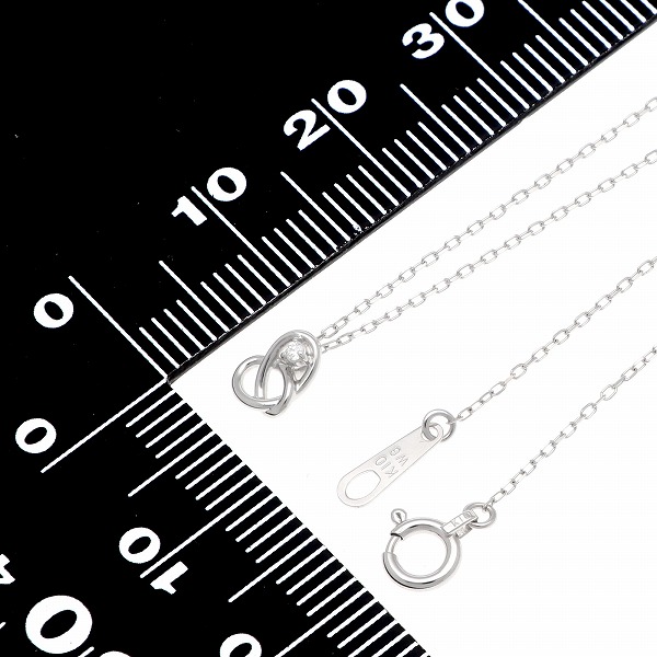 ホワイトゴールドネックレス