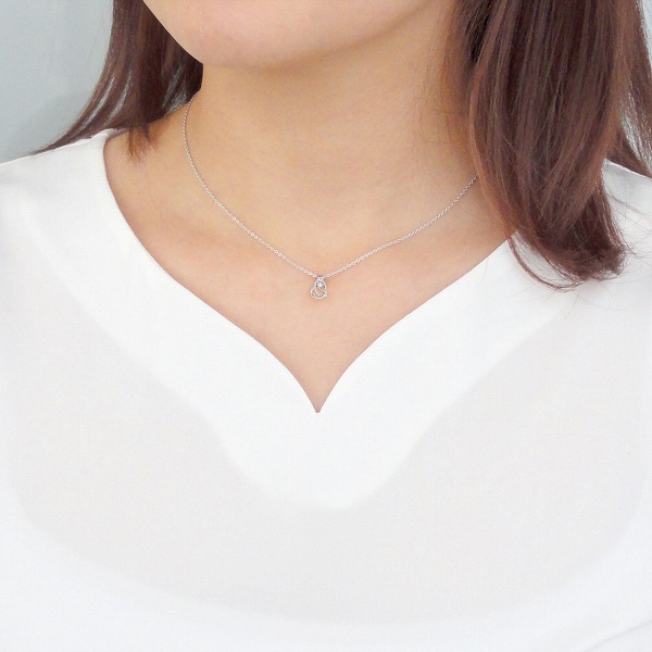 ホワイトゴールドネックレス