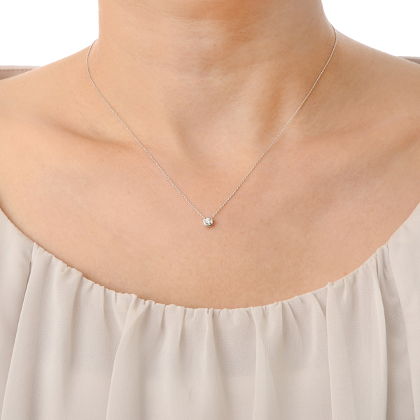 ホワイトゴールドネックレス