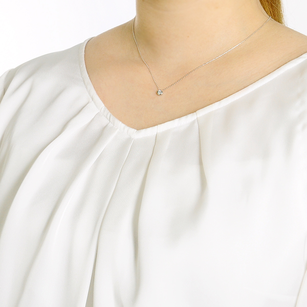 ゴールドネックレス