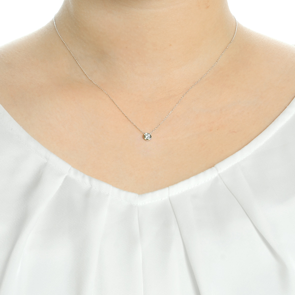 ゴールドネックレス