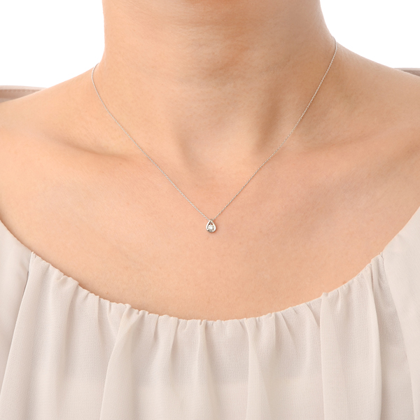 ホワイトゴールドネックレス