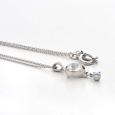 ホワイトゴールドネックレス