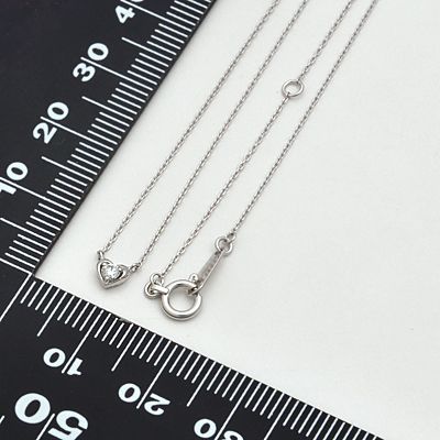 ホワイトゴールドネックレス