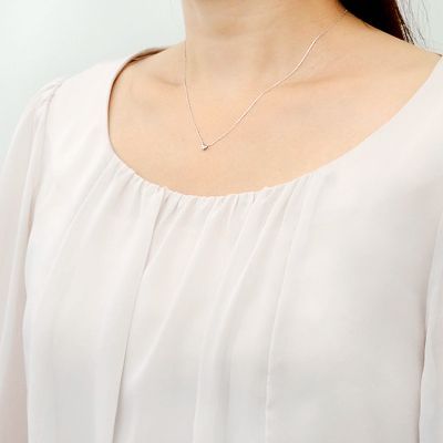ホワイトゴールドネックレス