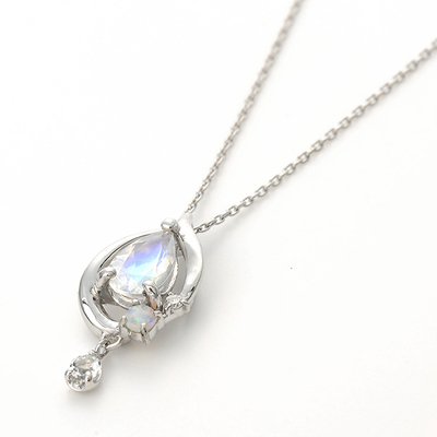 ホワイトゴールドネックレス