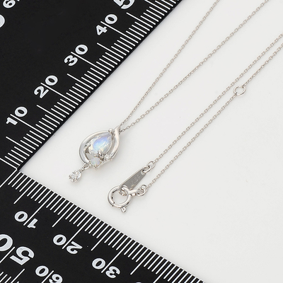 ホワイトゴールドネックレス