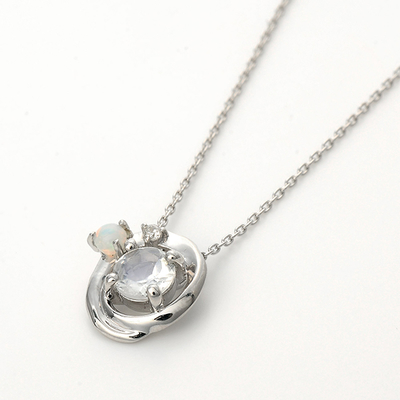 ホワイトゴールドネックレス