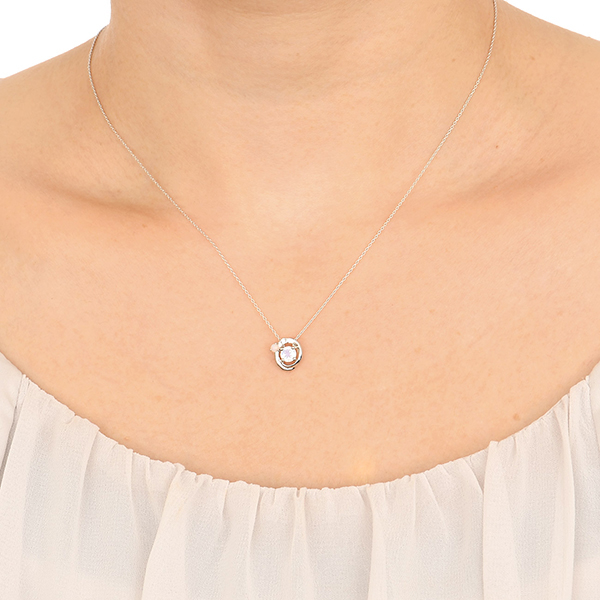 ホワイトゴールドネックレス