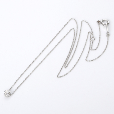 ホワイトゴールドネックレス