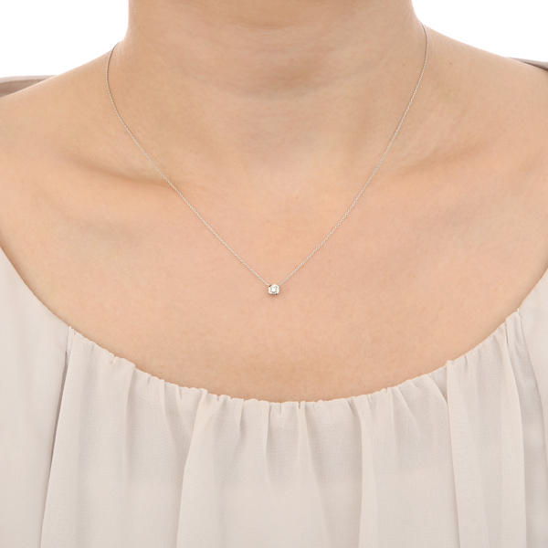 ホワイトゴールドネックレス