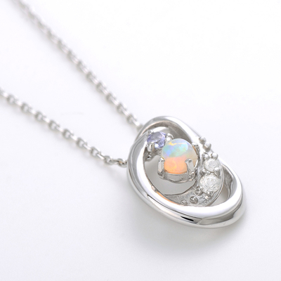 ホワイトゴールドネックレス