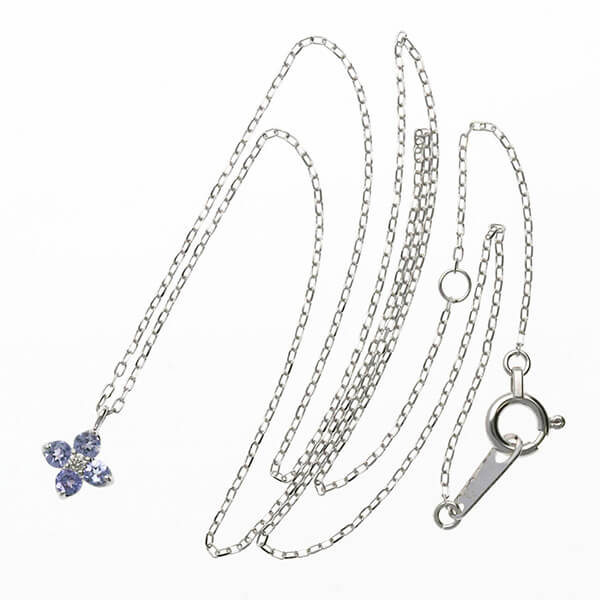 ホワイトゴールドネックレス