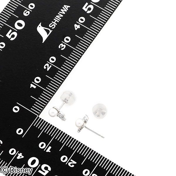 ホワイトゴールドピアス