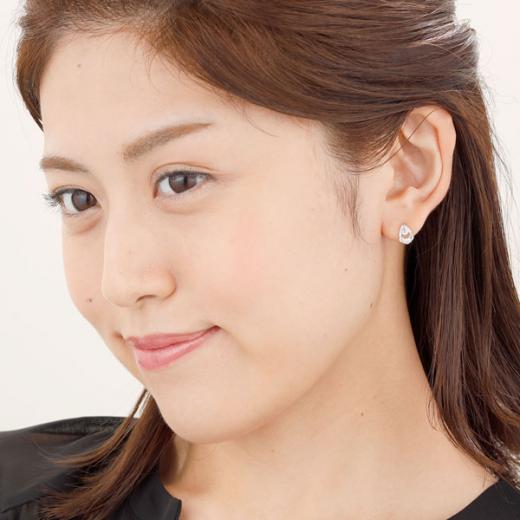 ホワイトゴールドピアス