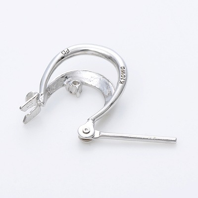 ホワイトゴールドピアス