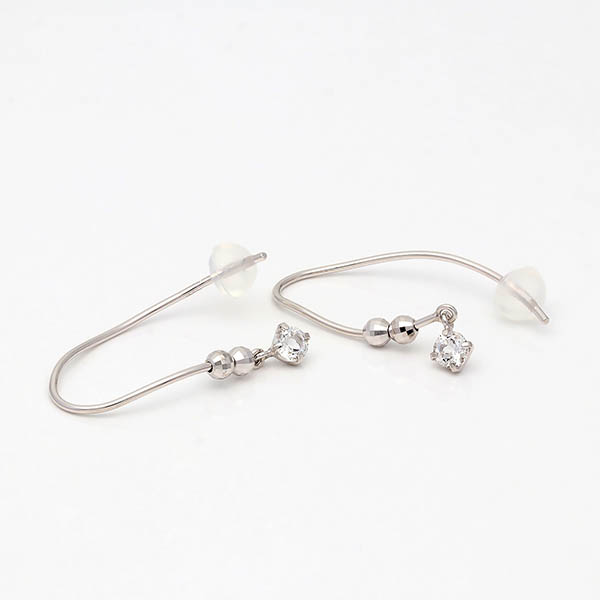 ホワイトゴールドピアス