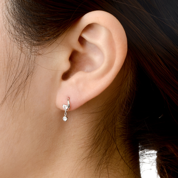 ホワイトゴールドピアス