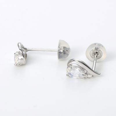 ホワイトゴールドピアス