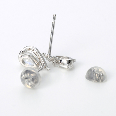 ホワイトゴールドピアス