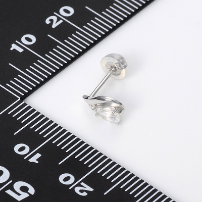 ホワイトゴールドピアス