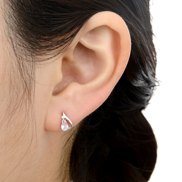 ホワイトゴールドピアス