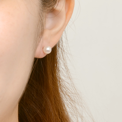 ホワイトゴールドピアス