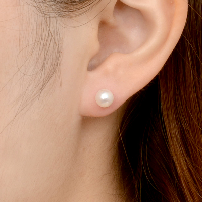 ホワイトゴールドピアス