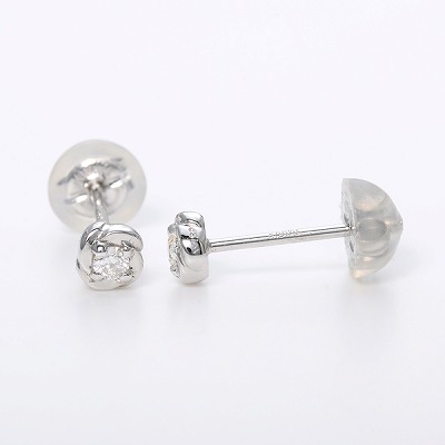 ホワイトゴールドピアス