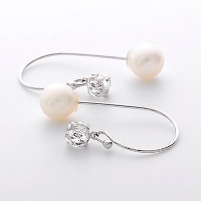 ホワイトゴールドピアス