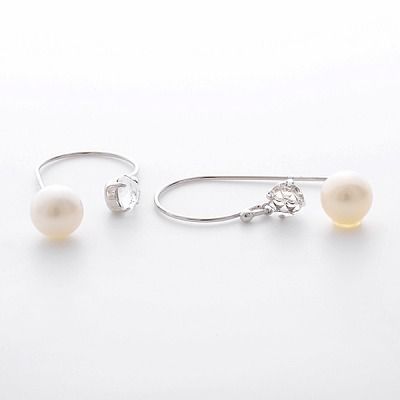 ホワイトゴールドピアス