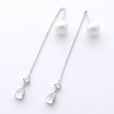 ホワイトゴールドピアス