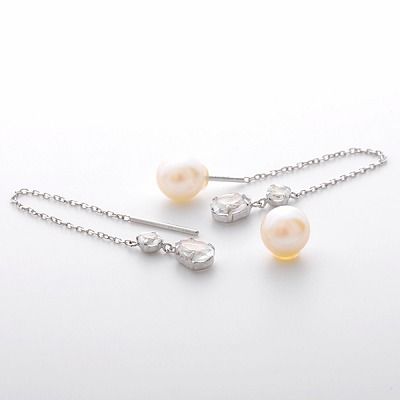 ホワイトゴールドピアス