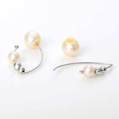 ホワイトゴールドピアス