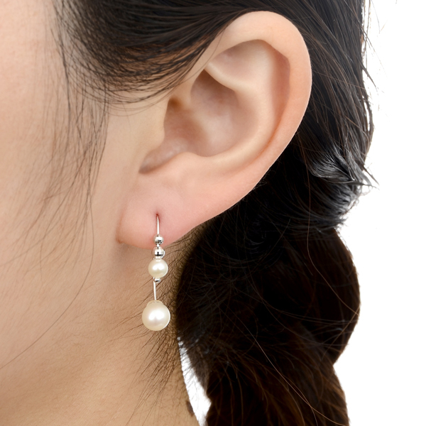 ホワイトゴールドピアス