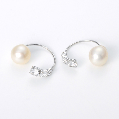 ホワイトゴールドピアス