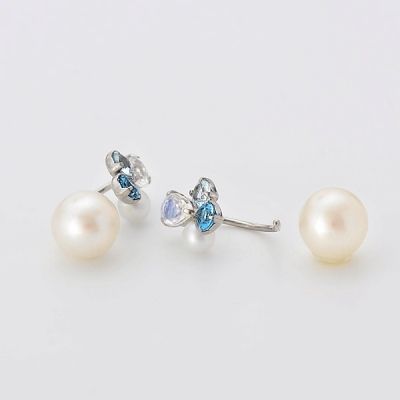 ホワイトゴールドピアス