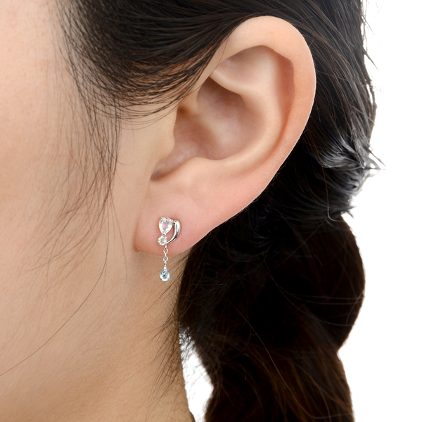 ホワイトゴールドピアス