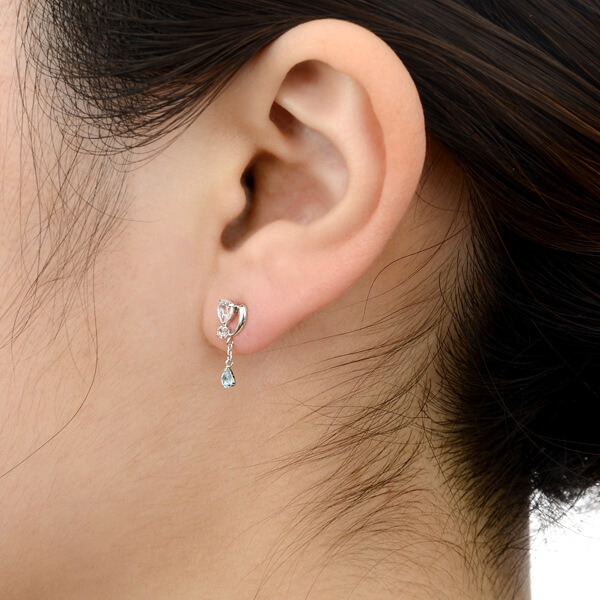 ホワイトゴールドピアス