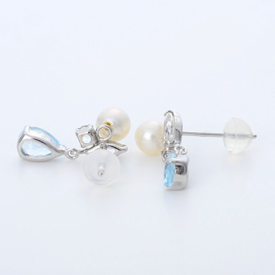 ホワイトゴールドピアス