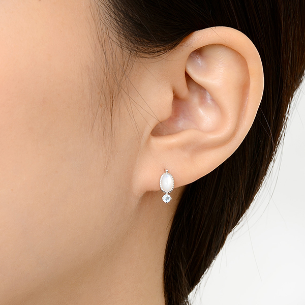 ホワイトゴールドピアス