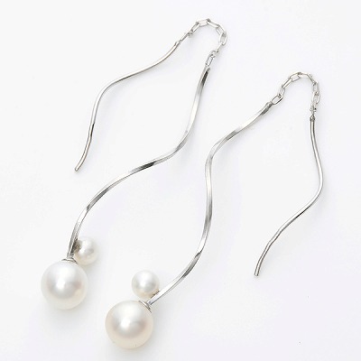 ホワイトゴールドピアス