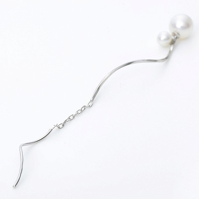 ホワイトゴールドピアス